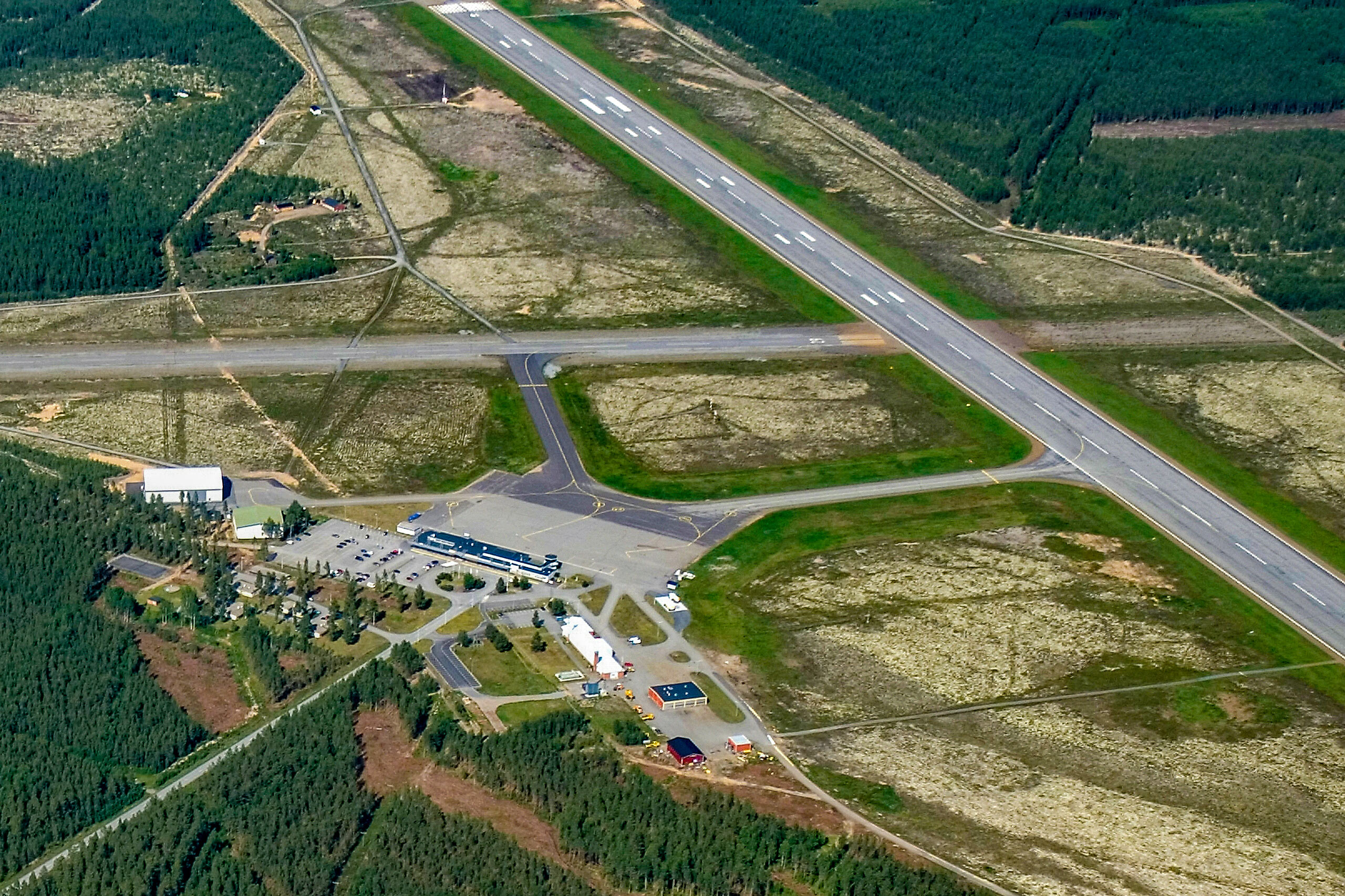 KOK-old_airport_full.jpg KOK-old_airport_full.jpg